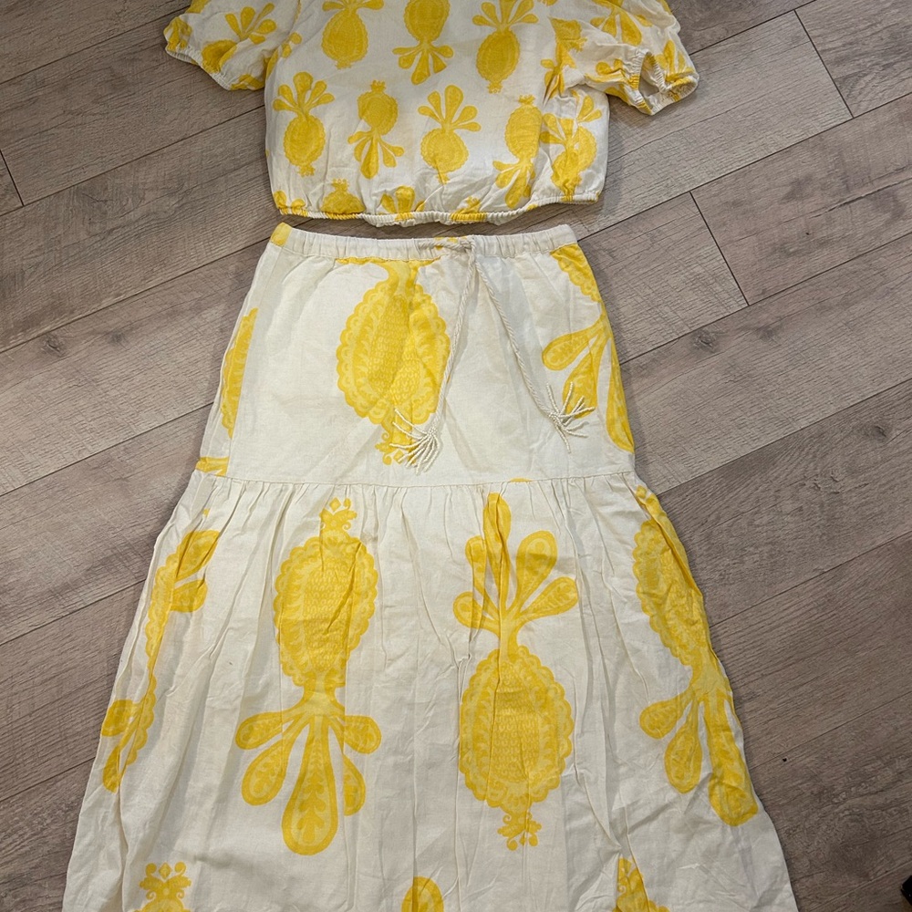 cupcakes & cashmere Yellow and White Pineapple Print Skirt Set